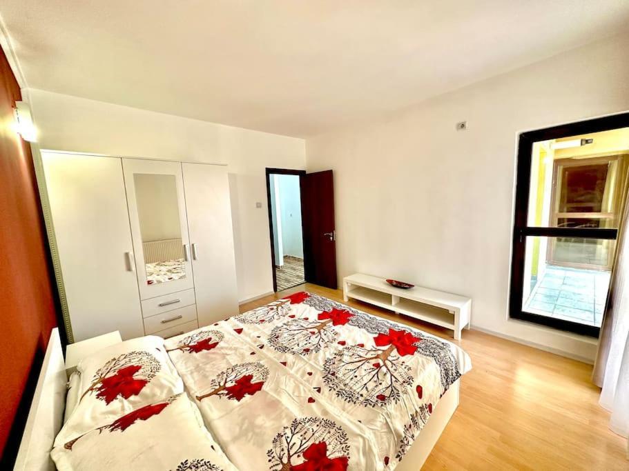 Apartament Novara 21 クラヨーヴァ エクステリア 写真
